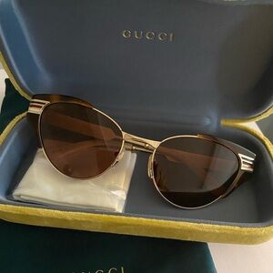 Gucci retro cateye sunglasses
